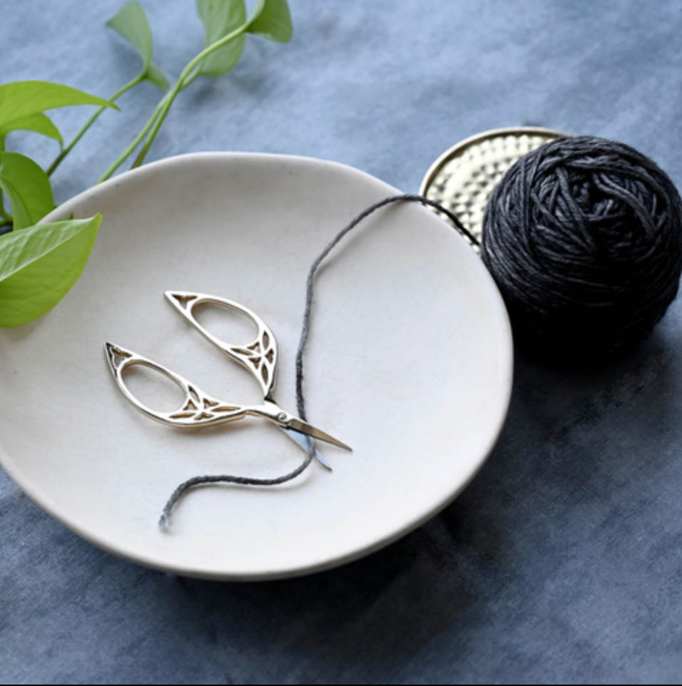 Lantern Moon Scissors with leather case