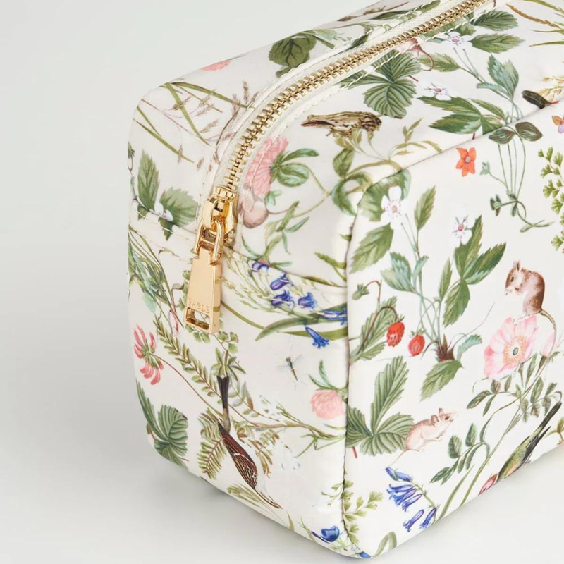 Fable Meadow Creatures Marshmallow Travel Pouch