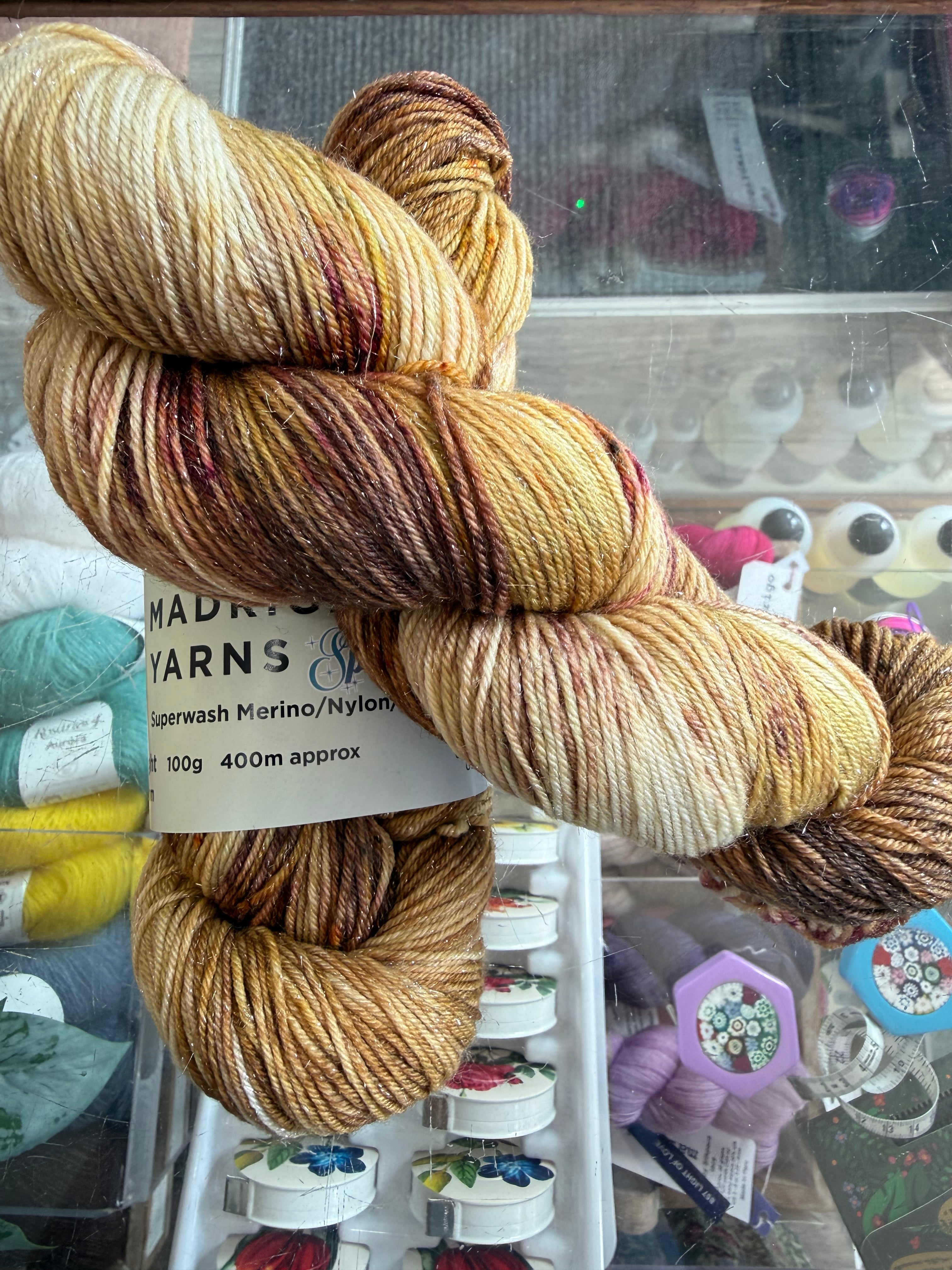 Madrigal Sparkly 4 ply Colombina Ore