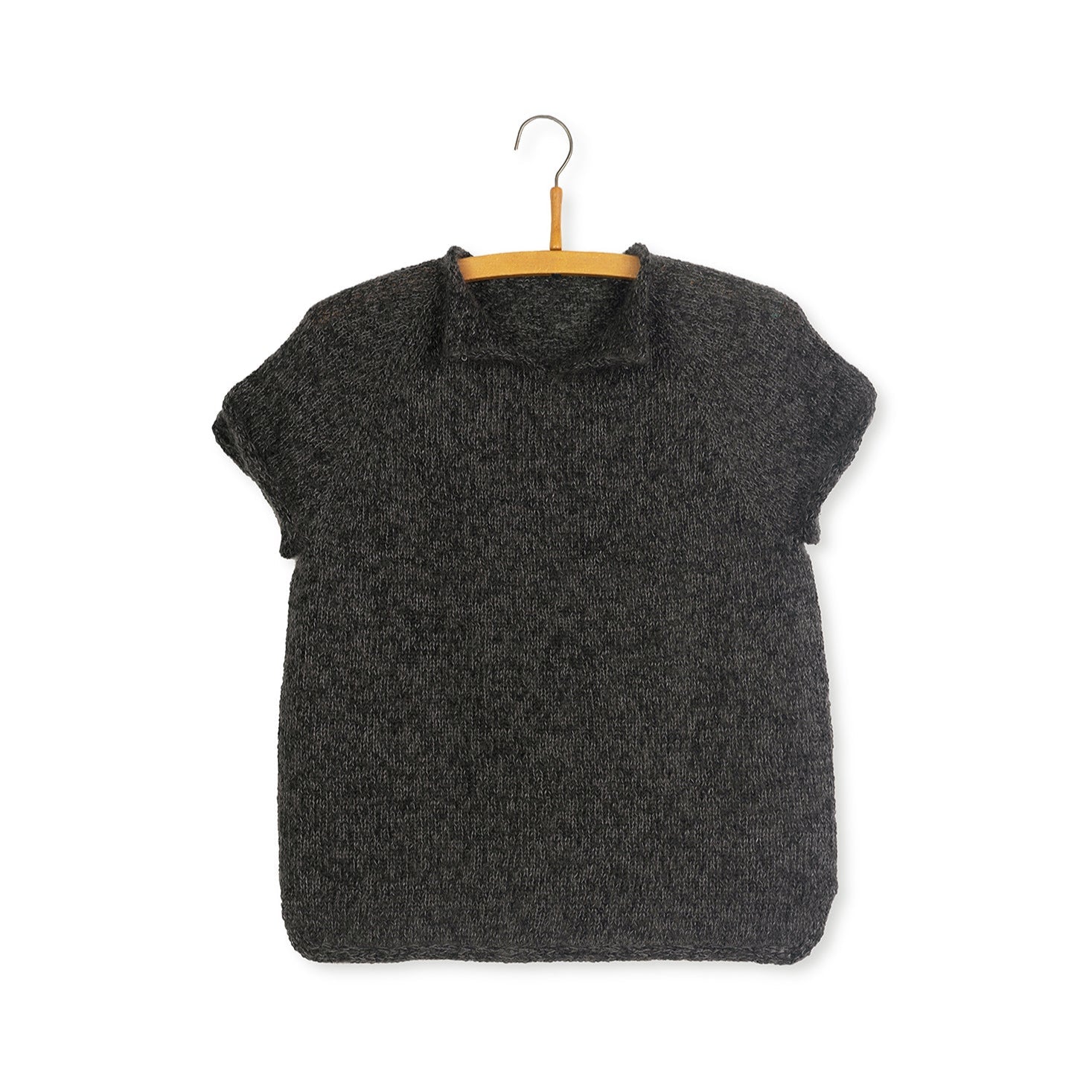 Valencia Pullover Pattern designed by Sai Chika